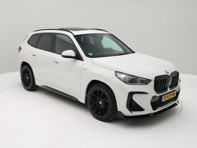BMW X1 sDrive18i M Sport Nieuwe type! / Panorama / Leder / HarmanKardon / Luxe!