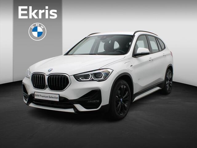 BMW X1 xDrive25e Sportline | Sportstoelen | Park Distance Control Achter | LED-koplampen | Navigatiesysteem | 18''