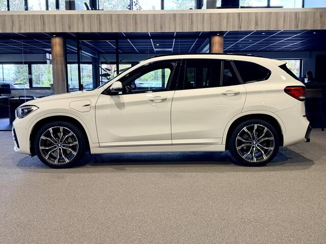 BMW X1 xDrive25e Executive M-Sport | Camera | Trekhaak | Stoelverwarming | 4x4