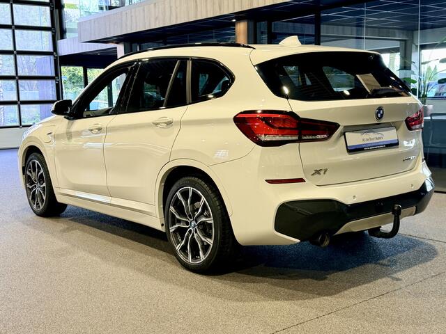 BMW X1 xDrive25e Executive M-Sport | Camera | Trekhaak | Stoelverwarming | 4x4