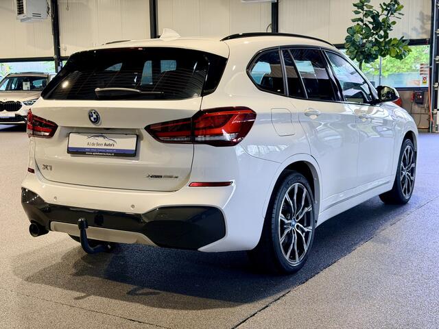 BMW X1 xDrive25e Executive M-Sport | Camera | Trekhaak | Stoelverwarming | 4x4