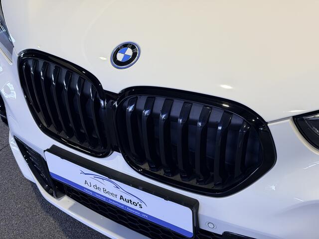 BMW X1 xDrive25e Executive M-Sport | Camera | Trekhaak | Stoelverwarming | 4x4
