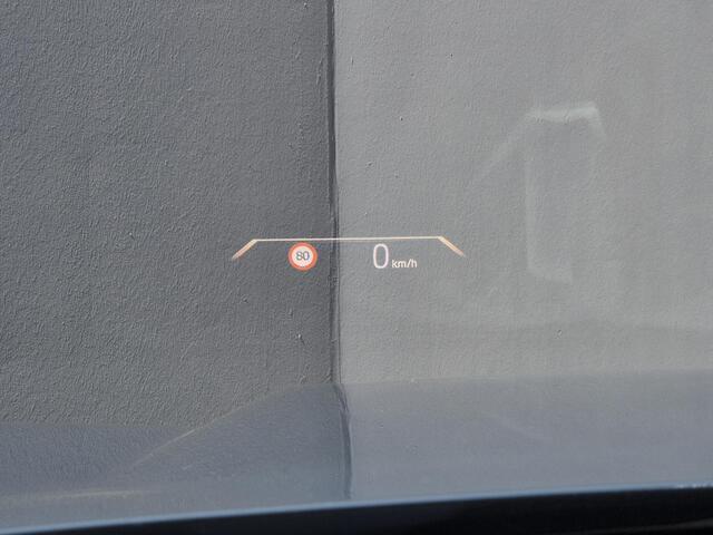 BMW X1 xDrive30e 326 PK M-SPORT / Fabrieksgarantie tot 03-2028 / Glazen schuif- en kanteldak / Head Up Display / Elektrisch trekhaak / Trekgewicht 1800 kg / Harman Kardon Audio Systeem / Elektrische achterklep / Rondomzicht camera / Stuur- & Stoel verwarming / A