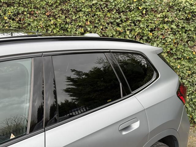 BMW X1 xDrive25e | Frozen Pure Grey | M-Sport Pro | 20'' | Panorama | Harman/Kardon | Driv. Ass. Prof. | Stuur + Stoelverw. | Elek. Trekhaak