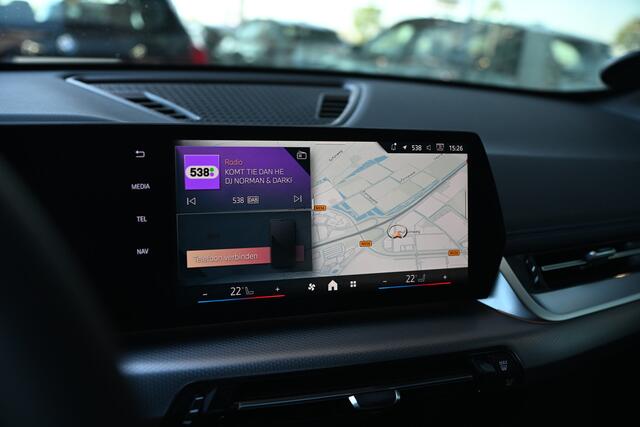 BMW X1 xDrive25e M Sport Automaat / Sportstoelen / M Adaptief onderstel / Comfort Access / Achteruitrijcamera / Adaptieve LED / Stoelverwarming