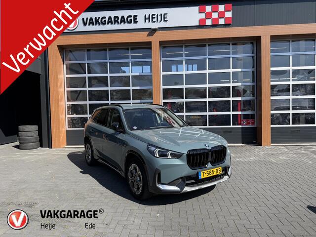 BMW X1 sDrive18i | NIEUW MODEL | Trekhaak | Sportstoelen met geheugen | Camera | Leer |