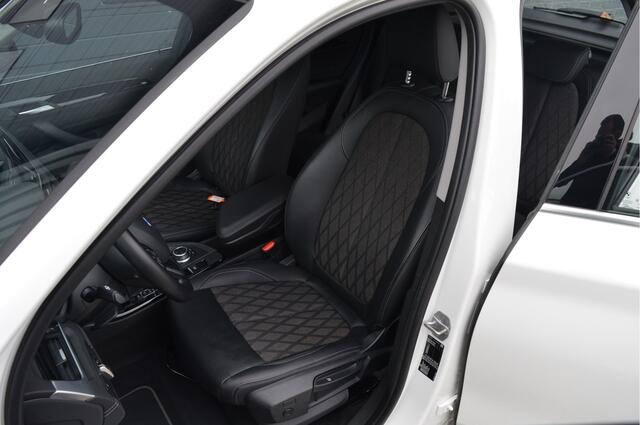 BMW X1 sDrive18i Executive X-Line | CAMERA | TREKHAAK | KEYLESS | LED | DAB |