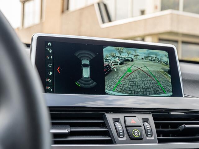 BMW X1 sDrive20i High Exe M-Sport CAMERA HUD 19 INCH LEDER LED SHADOW LINE