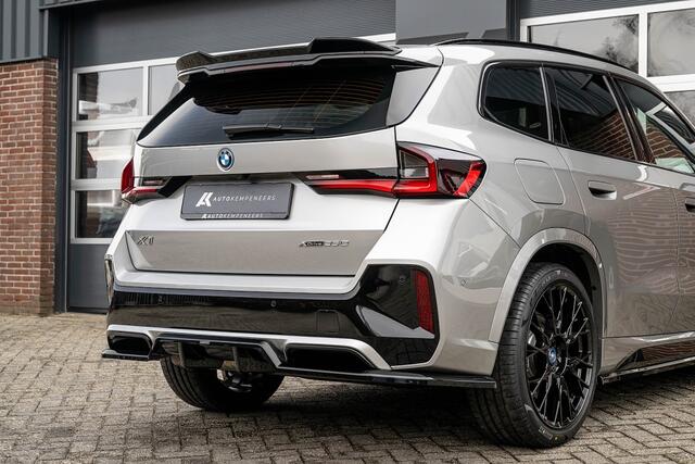 BMW X1 25e xDrive M Sport | Panorama | Maxton | Shadow | ACC | Camera | Adap. led | Trekhaak | Stoelverwarming | 20 inch |