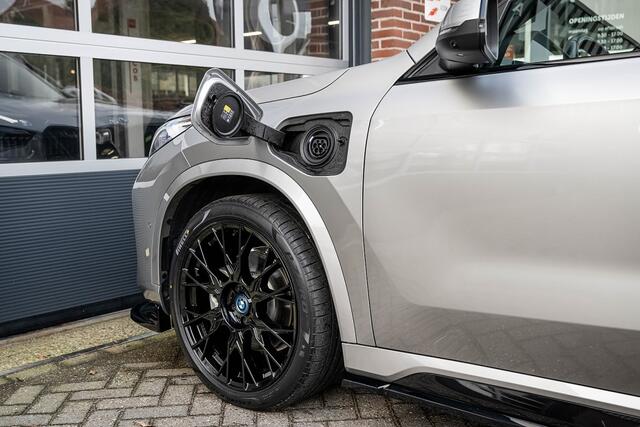 BMW X1 25e xDrive M Sport | Panorama | Maxton | Shadow | ACC | Camera | Adap. led | Trekhaak | Stoelverwarming | 20 inch |