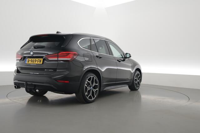 BMW X1 xDrive25e High Executive | Afn. Trekhaak | Navi | Camera | Cruis Ctrl. | Elek. Achterklep | 19''