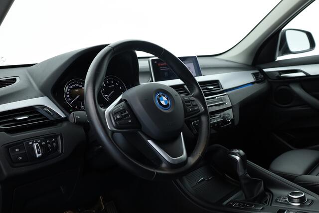 BMW X1 xDrive25e High Executive | Afn. Trekhaak | Navi | Camera | Cruis Ctrl. | Elek. Achterklep | 19''