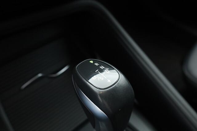 BMW X1 xDrive25e High Executive | Afn. Trekhaak | Navi | Camera | Cruis Ctrl. | Elek. Achterklep | 19''