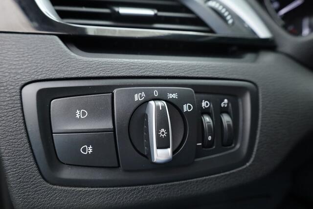 BMW X1 xDrive25e High Executive | Afn. Trekhaak | Navi | Camera | Cruis Ctrl. | Elek. Achterklep | 19''