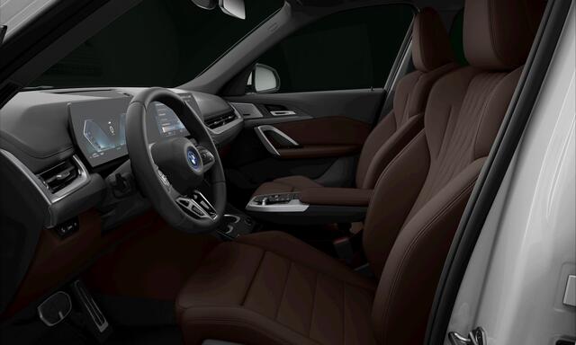 BMW X1 xDrive30e M Sport, pano, H/K, 19", ACC, memory, keyless, privacy