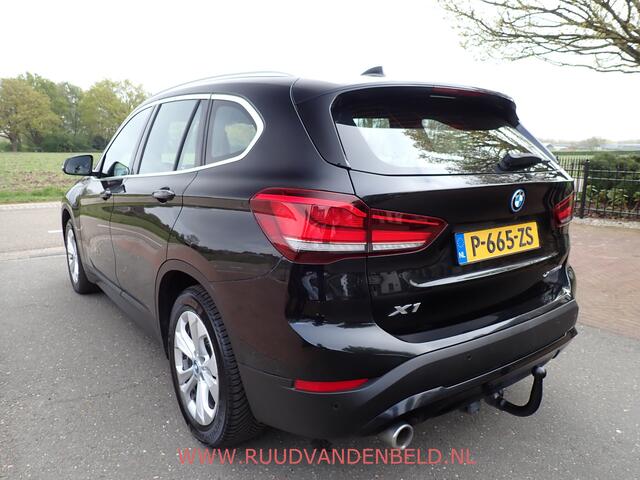 BMW X1 25e X-DRIVE HEADUP / SPORTLEER / TREKHAAK / CAMERA