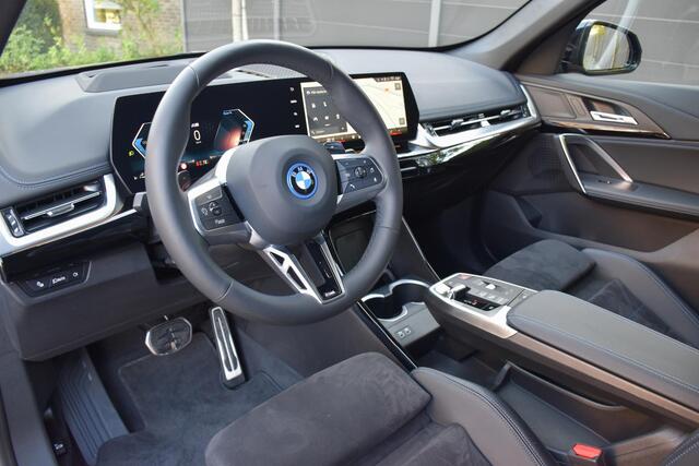 BMW X1 xDrive25e M Sport | Stuurverwarming | Head up | 360 camera