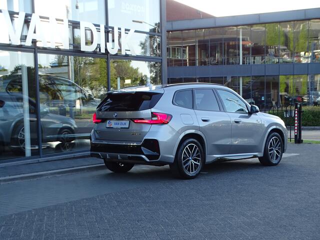 BMW X1 xDrive25e Pano M Sportpakket Adaptief M-onderstel Ada LED Comforttoegang Driving Assi 18''LM Velgen