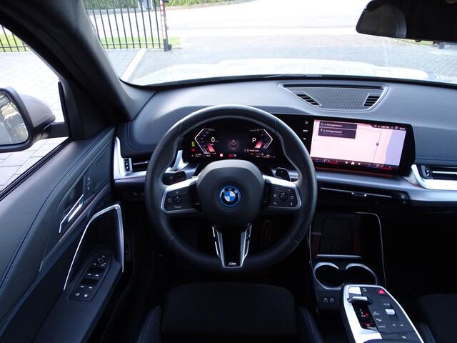 BMW X1 xDrive25e Pano M Sportpakket Adaptief M-onderstel Ada LED Comforttoegang Driving Assi 18''LM Velgen