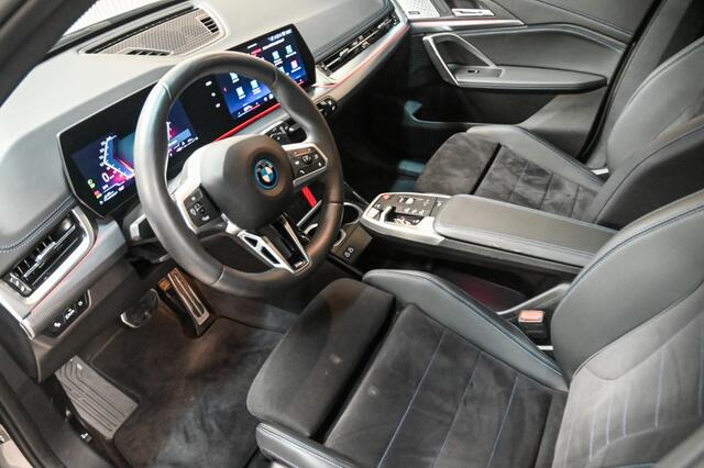 BMW X1 25 e xDrive M Sport | PANO | HARMAN KARDON | STOELVERWARMING | E