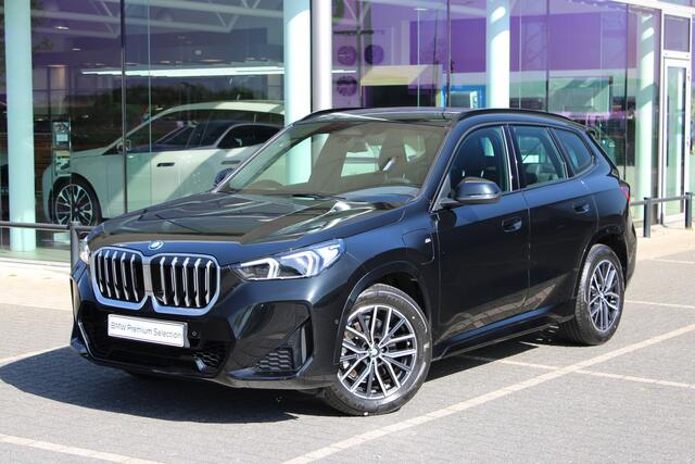 BMW X1 xDrive25e M Sport Automaat / Sportstoelen / Comfort Access / Achteruitrijcamera / Adaptieve LED / M Adaptief onderstel