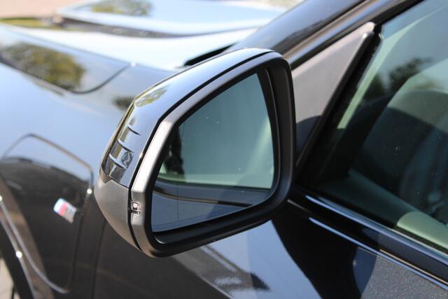 BMW X1 xDrive25e M Sport Automaat / Sportstoelen / Comfort Access / Achteruitrijcamera / Adaptieve LED / M Adaptief onderstel