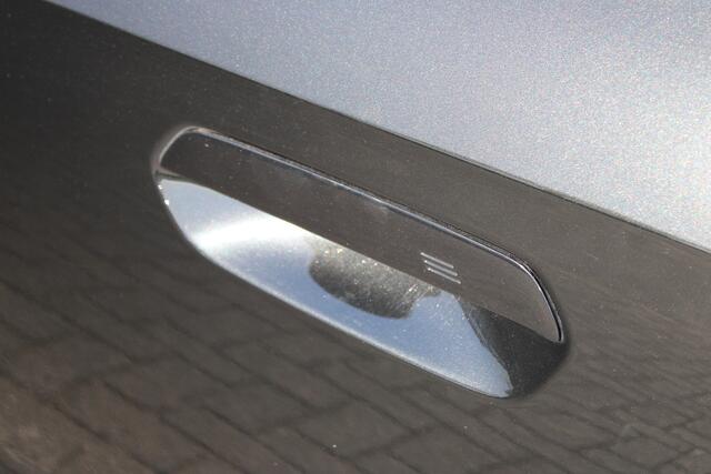 BMW X1 xDrive25e M Sport Automaat / Sportstoelen / Comfort Access / Achteruitrijcamera / Adaptieve LED / M Adaptief onderstel