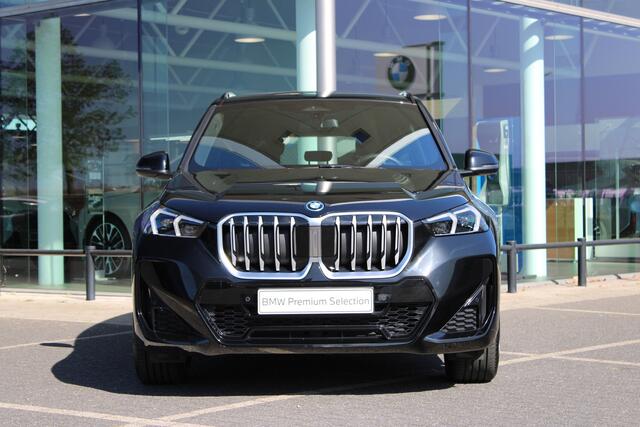 BMW X1 xDrive25e M Sport Automaat / Sportstoelen / Comfort Access / Achteruitrijcamera / Adaptieve LED / M Adaptief onderstel