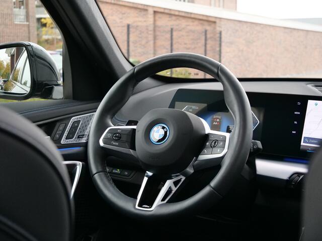 BMW X1 xDrive25e M Sport pakket Pro 245 Pk Automaat Schuifdak / Winterpakket / Harman Kardon