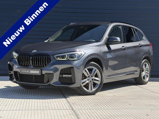 BMW X1 sDrive18i High Executive M SPORT Navi / Camera / sfeer verlichting