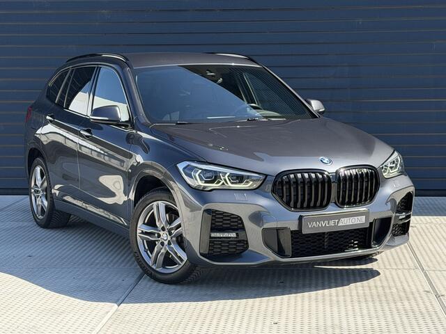 BMW X1 sDrive18i High Executive M SPORT Navi / Camera / sfeer verlichting