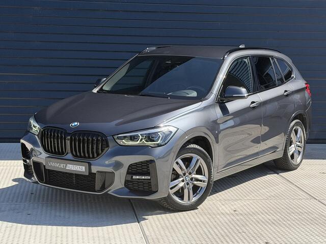 BMW X1 sDrive18i High Executive M SPORT Navi / Camera / sfeer verlichting