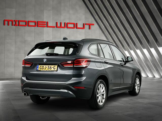 BMW X1 sDrive18i High Exe Shadow-Line Pano-dak/Leder/Stoelverw/Navi+/LED