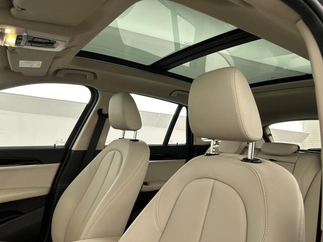 BMW X1 sDrive18i High Exe Shadow-Line Pano-dak/Leder/Stoelverw/Navi+/LED