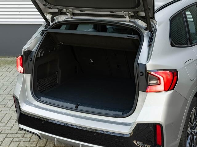 BMW X1 sDrive18i M-Sport - Camera - LED - Comfort Acces - Stoelverwarming