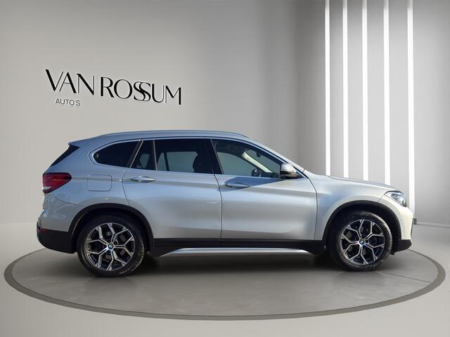 BMW X1 xDrive25e High Executive X-Line Panorama | Leder | Sportstoelen | Led | Park sensors V+A |
