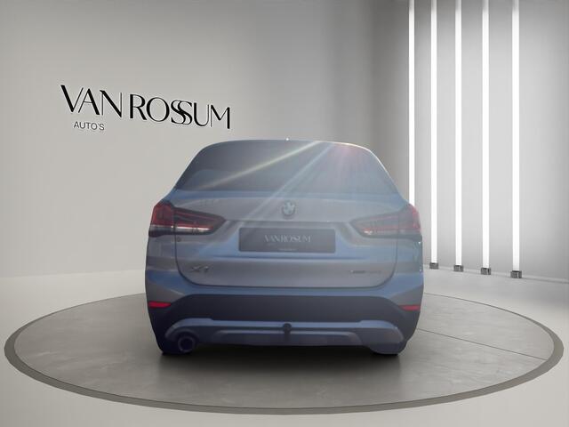 BMW X1 xDrive25e High Executive X-Line Panorama | Leder | Sportstoelen | Led | Park sensors V+A |