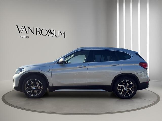BMW X1 xDrive25e High Executive X-Line Panorama | Leder | Sportstoelen | Led | Park sensors V+A |