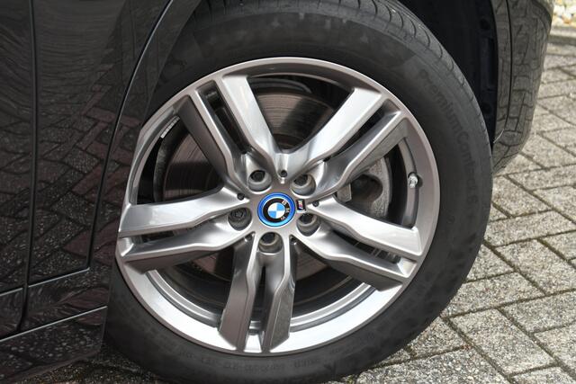 BMW X1 xDrive25e 220pk M-Sport Leder Stuurverw LED El-klep DAB BTW-auto!