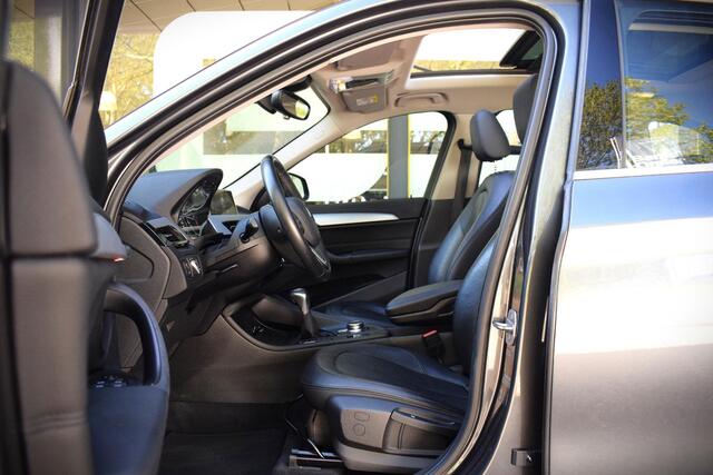 BMW X1 sDrive20i Centennial High Executive |TREKHAAK|LED|