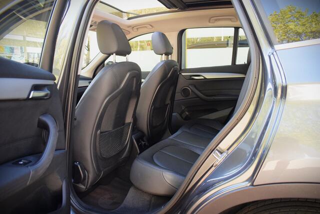 BMW X1 sDrive20i Centennial High Executive |TREKHAAK|LED|