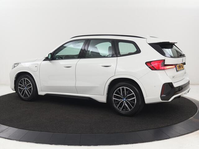 BMW X1 xDrive25e M Sport | SOH 93,3% | Adaptive cruise | Massage | Sportstoelen | Keyless | Stuurverwarming | Leder/Alcantara | Live Cockpit | Camera | Stoelverwarming | Adaptief LED | PHEV | Plug In