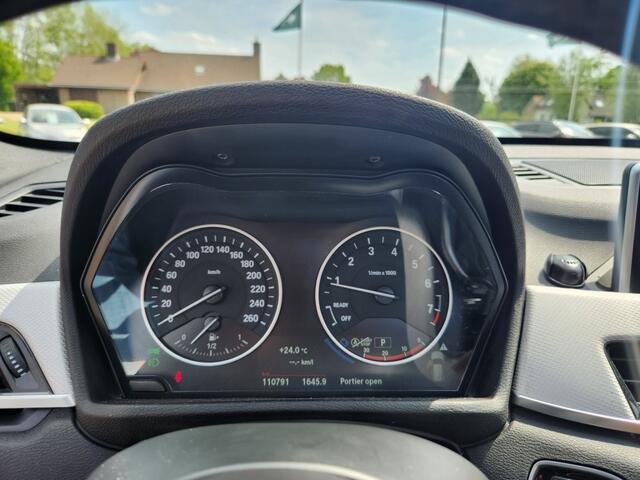 BMW X1 XDrive25i High Executive, M-Sport, Panorama, Trekhaak, Leder, Harman Kardon