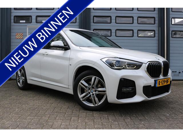 BMW X1 sDrive18i High Exe M-pakket Autom Xenon Navi Panodak T-haak Bj:2020