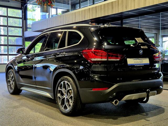 BMW X1 xDrive25e High Executive X-Line | Panorama | Trekhaak | Camera
