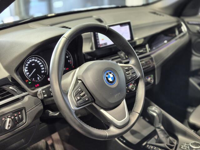 BMW X1 xDrive25e High Executive X-Line | Panorama | Trekhaak | Camera