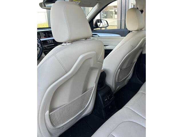 BMW X1 sDrive18i High Executive | NL AUTO | Automaat | Achteruitrijcamera | Navigatie | Parkeersensoren Voor en Achter | Lederen Bekleding | Stoelverwarming | Elektrische Achterklep | 2 Sleutels |