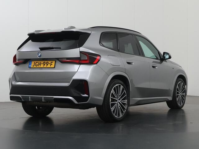 BMW X1 xDrive25e M-Sport | Trekhaak | Panoramadalk | Harman / Kardon | Shadowline | Full Led | Stoelen voor electr. verstelbaar (met Memory | Keyless Go |