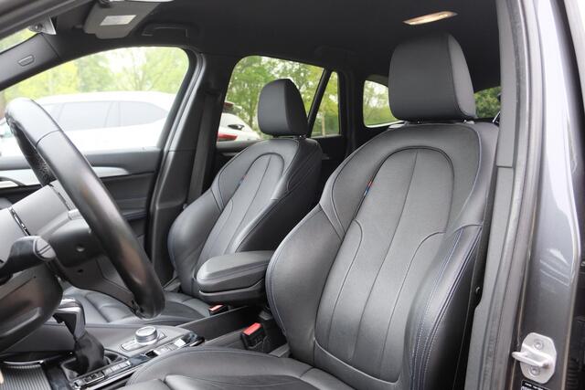 BMW X1 xDrive25e M-sport | PHEV | M pakket | Keyless entry | Camera | Elektrische stoelen met geheugen | Head up Display