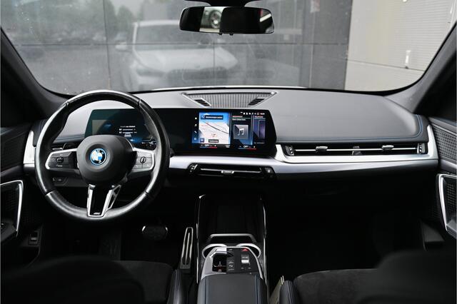 BMW X1 xDrive25e M Sport Automaat / Sportstoelen / Comfort Access / Achteruitrijcamera / Adaptieve LED / Stoelverwarming